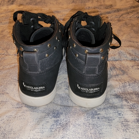 Shoes - Picture 2 of 4